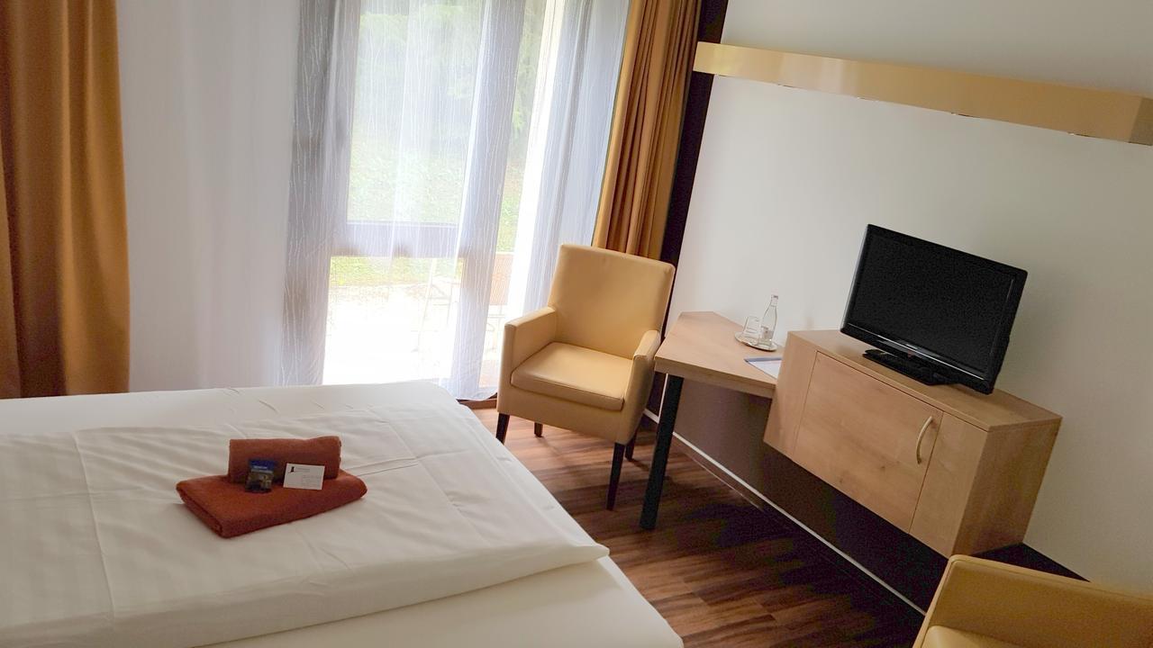 Landhotel & Gasthaus Altenburg Niedenstein Екстер'єр фото